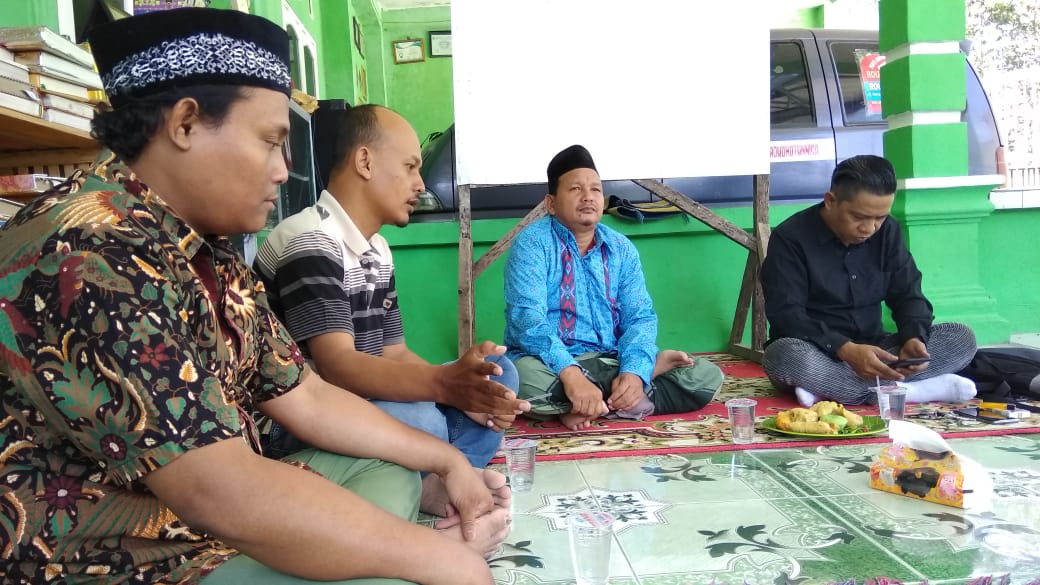 Antusiasme Anak-anak Panti Asuhan Roudhotunnisa Saat Belajar Ilmu Jurnalistik Bersama Juniardi