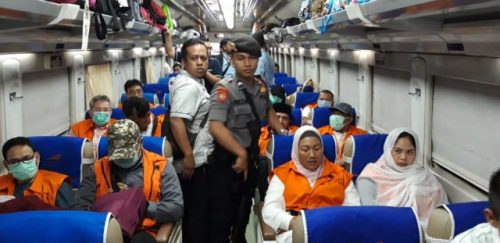 12 Anggota DPRD Malang Dipindahkan ke PN Surabaya dengan Kereta