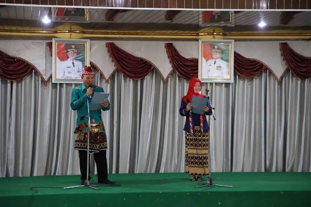 Dharma Wanita Lambar Gelar Lomba Berbalas Pantun dalam Rangka Peringati HUT Lambar Ke-27