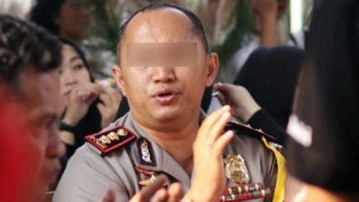 Pungli Pembuatan SIM Kapolres Kediri AKBP Erick Hermawan Dicopot
