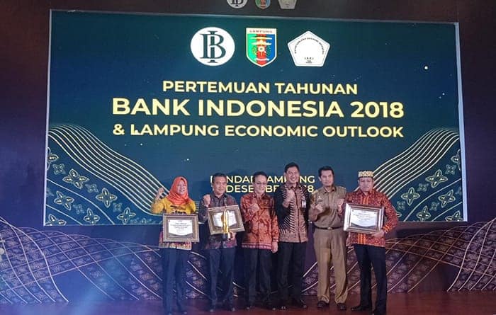 Kabupaten Pesisir Barat Raih Penghargaan Terbaik III Data Award FOILA