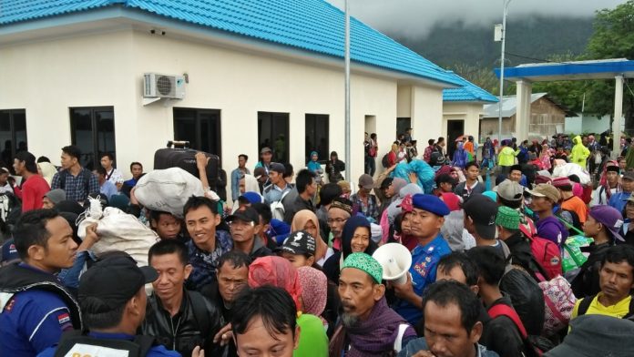 Ribuan Warga Pulau Sebesi Enggan Dievakuasi