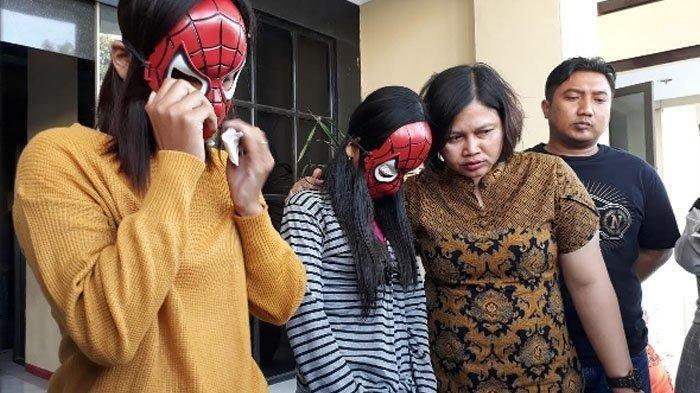 Empat Wanita Pelaku Prostitusi Online Ditangkap