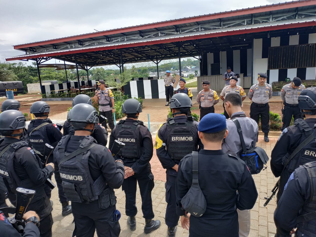 422 Personil Polda Banten Amankan Giat Sholat Istighosah Bersama Masyarakat