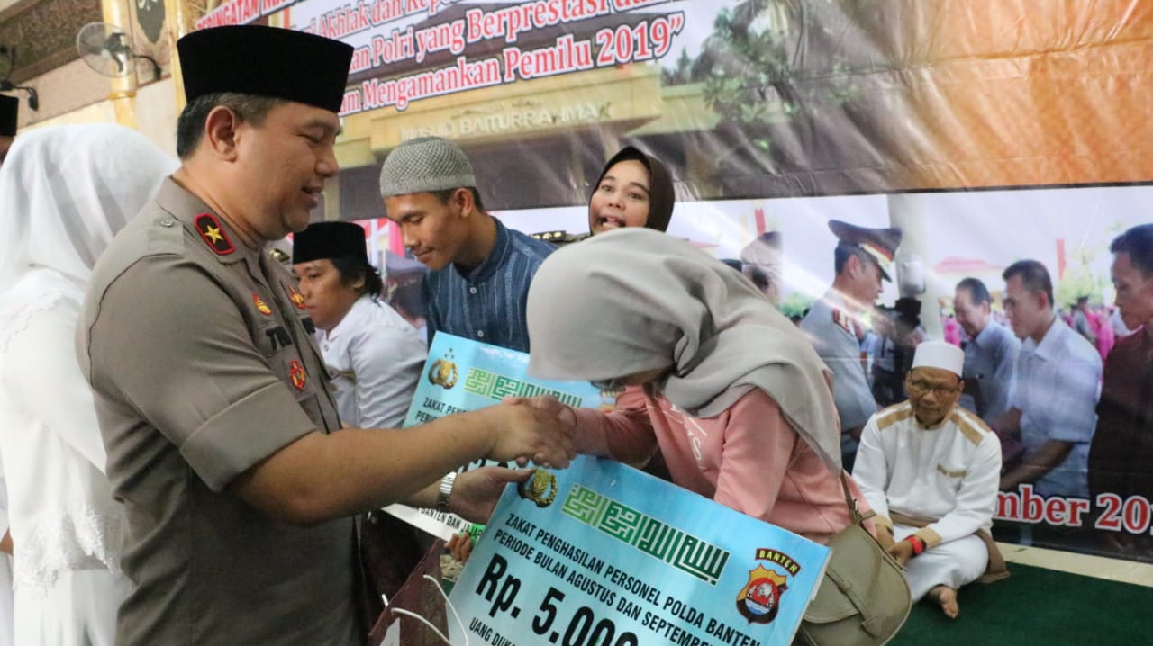 Kapolda Banten Realisasikan Zakat Pendapatan Anggota bulan Agusturs dan September 2018