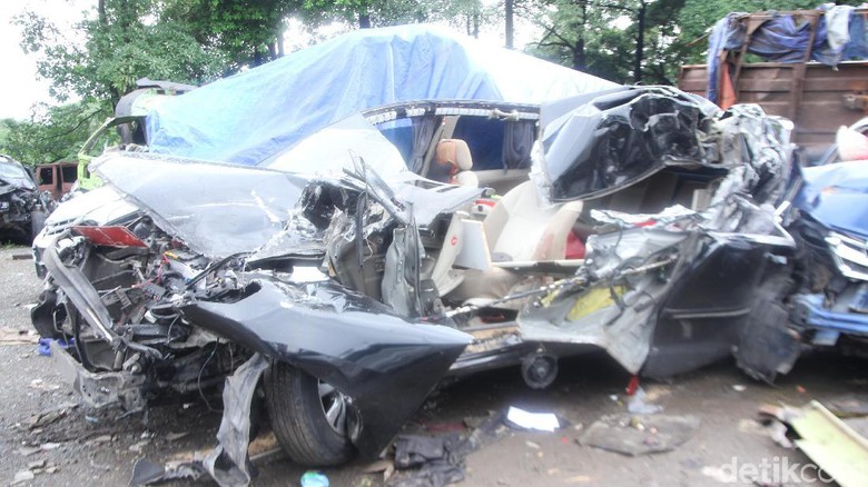 Wakil Ketua DPRD Banjar dan Ajudannya Tewas dalam Kecelakaan Maut di Cipularang,