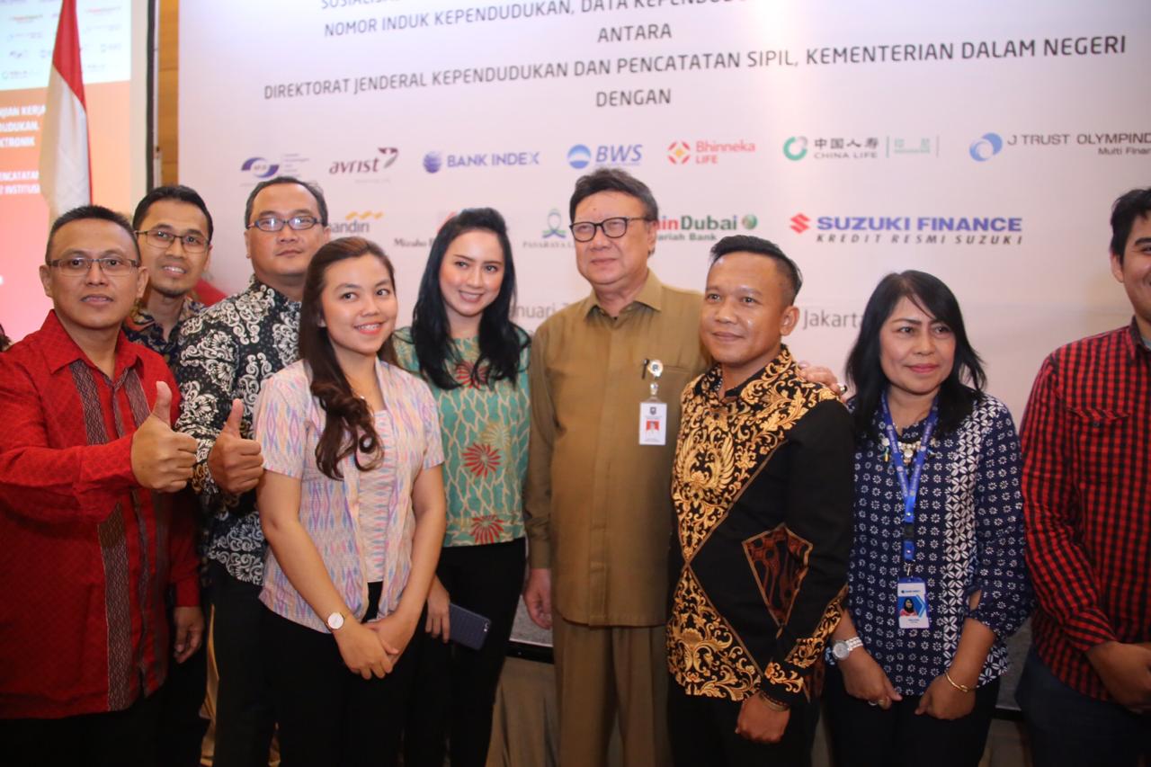 Kemendagri Tandatangani MoU Pemanfaatan Data Kependudukan dengan 12 Lembaga