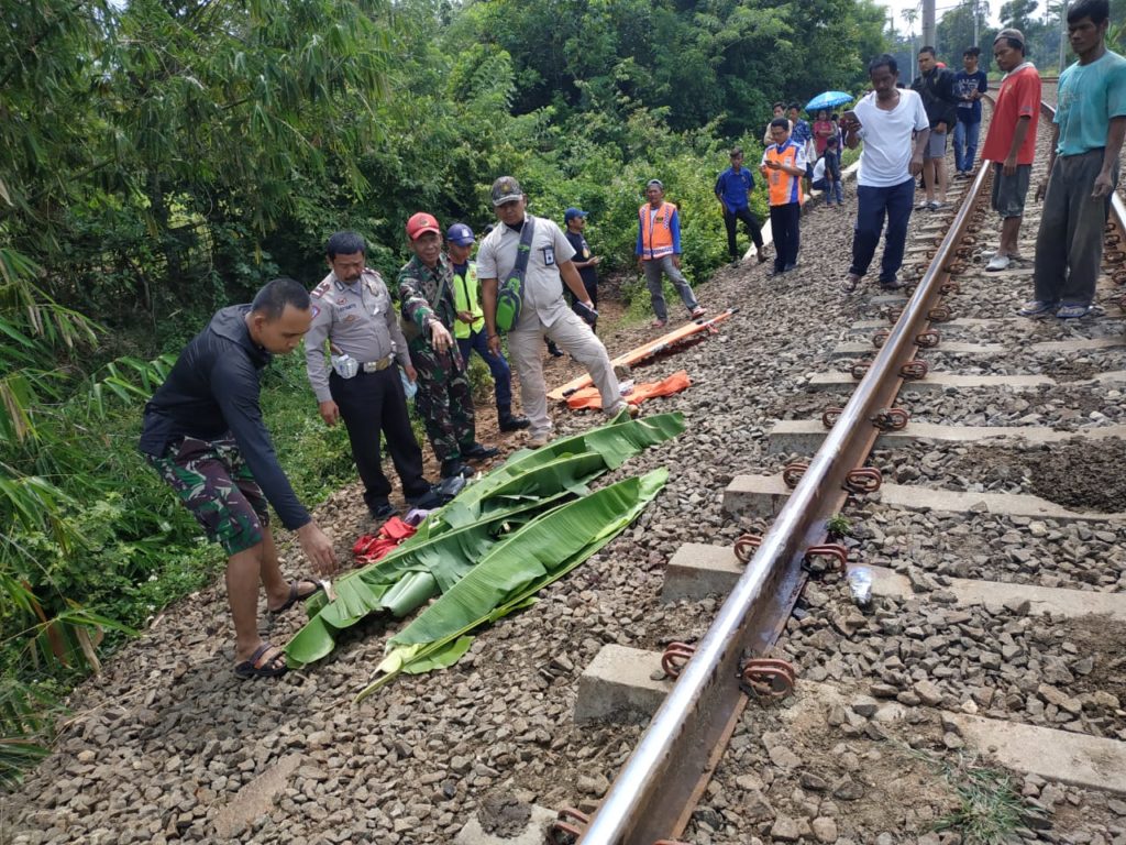 Hendak Menyebrang, Nenek 77 Tahun Tewas Tertabrak Kereta Api
