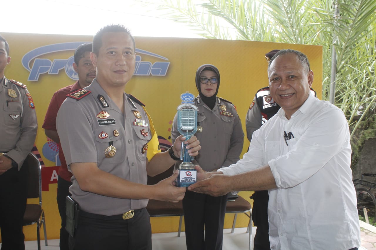 Kapolres Jember Raih Ekstra Ordinary Suara Rakyat Award
