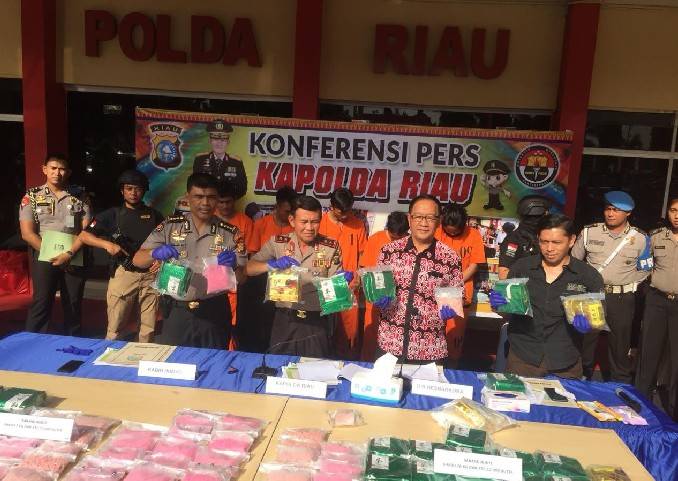 Polda Riau Amankan 33 Kg Sabu dan 42.500 Butir Ekstasi