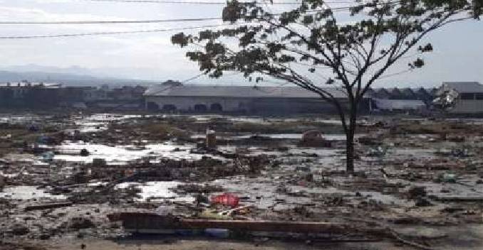Ribuan Warga Berada di Pantai Saat Tsunami Terjang Palu?