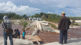 Hujan Deras Hancurkan Jembatan di Kalimantan