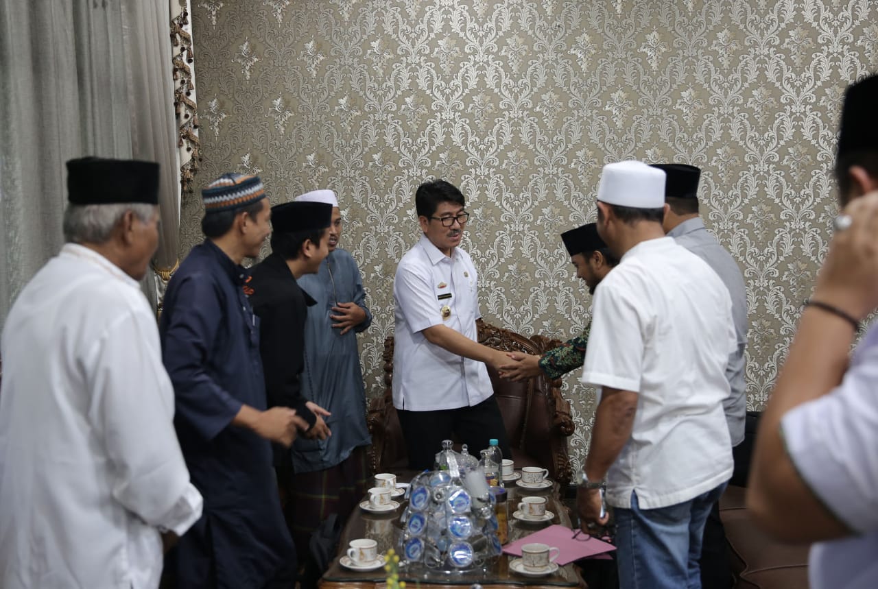 Ciptakan Persatuan antar Umat Beragama, Ikatan Khatib Dewan Masjid Indonesia Minta Pj. Sekdaprov Hamartoni Jadi Penasehat IK-DMI Lampung