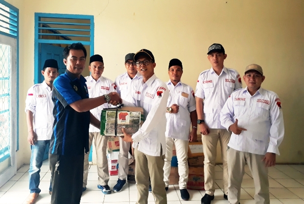 MCC PWI Lamsel Salurkan Bantuan dari GRPG ke Korban Tsunami