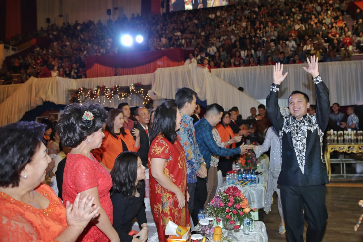 Rayakan Natal Bersama, Gubernur Ridho Apresiasi Umat Kristiani Jaga Kerukunan