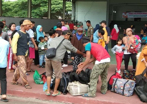 Ribuan Warga Pulau Sebesi Dievakuasi