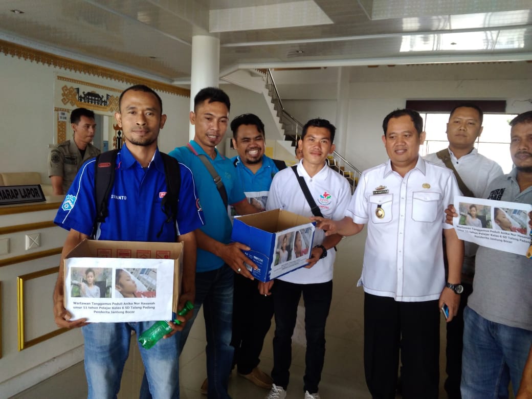 Wartawan Tanggamus Galang Bantuan Untuk Anika Penderita Jantung Bocor