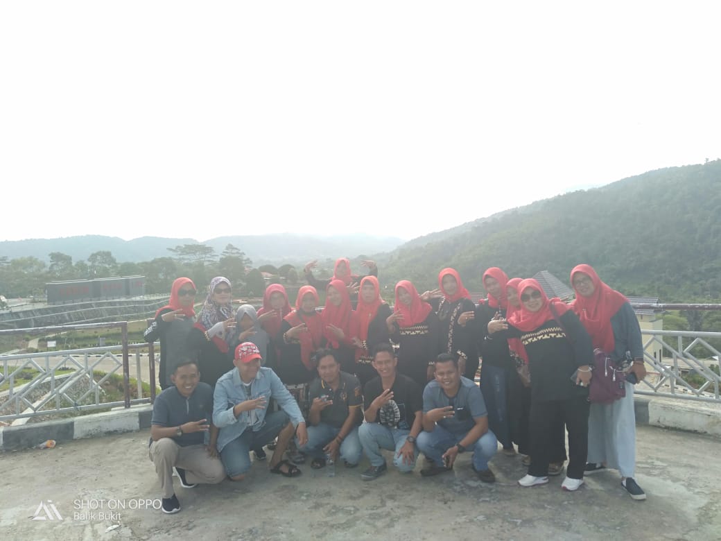 Erlangga dan Himpaudi Berlibur ke Kebun Raya Liwa