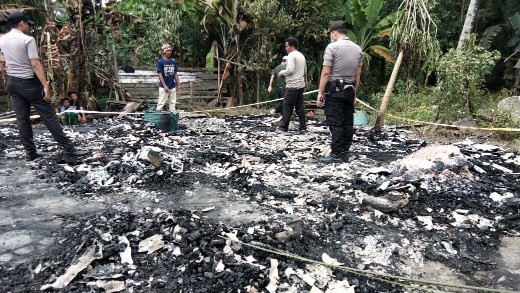 Rumah Papan di Kampung Andalas Cermin Habis Dilalap ‘Si Jago Merah’