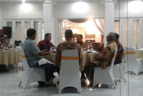 Ridho Jemput Sjachroedin Lalu Mengajak Makan Malam di Mahan Agung