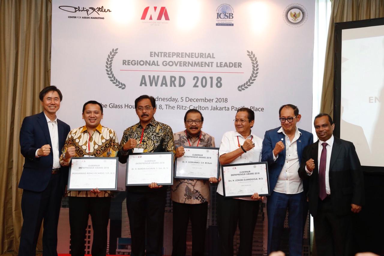 Pariwisata Lampung Meroket, Ridho Ficardo Terima Gubernur Enterpreneur Award 2018