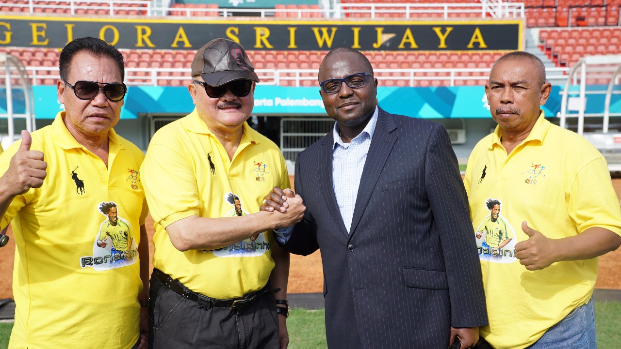 Disambut Alex Noerdin, Agen Ronaldinho Kunjungi Stadion Jakabaring