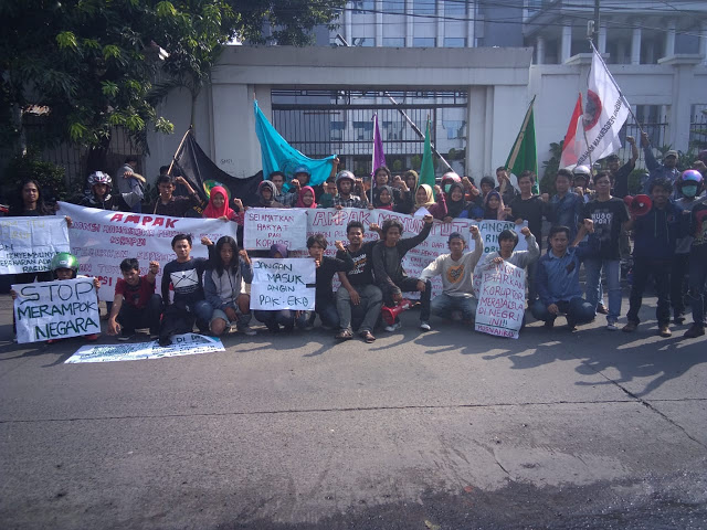 Diduga Kasus Korupsi Mandek, AMPAK Demo di Polda Sulsel