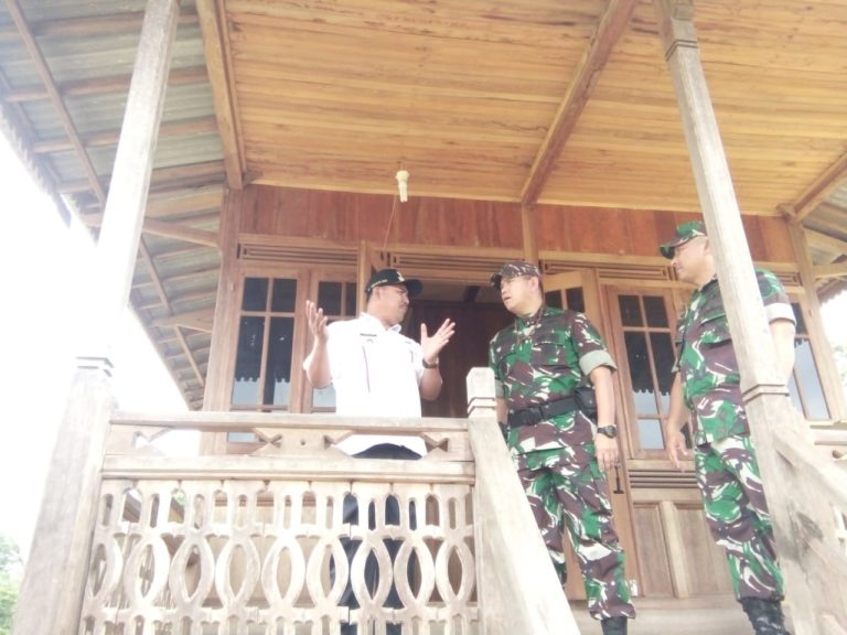 Pembangunan Kawasan, Kasdam II/Sriwijaya Harapkan Seluruh Suku Anak Dalam Dapat Tempat Tinggal