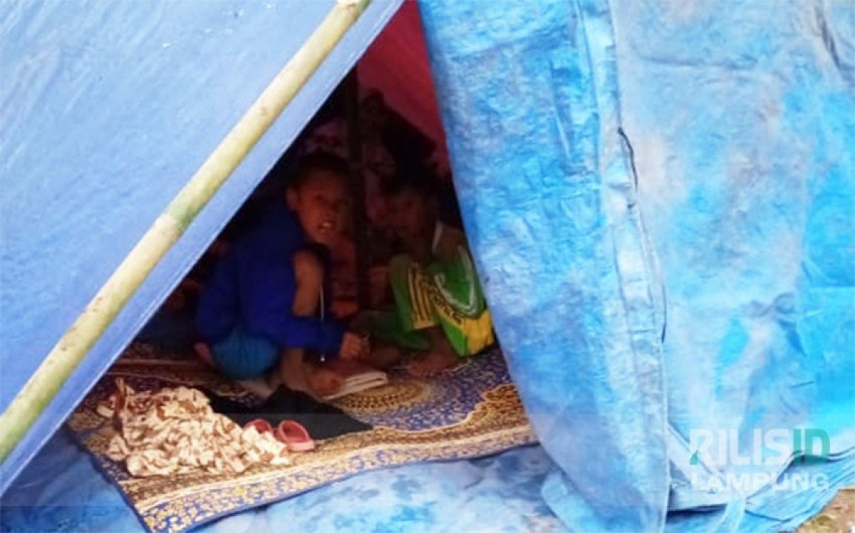 Ratusan Warga Pulau Sebesi Kelaparan Pasca Tsunami