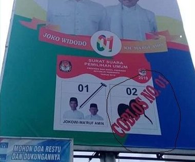 TKD Jokowi-Ma’ruf Ganti Foto Baleho Paslon 02 Prabowo-Sandi dengan Gambar Mirip Tikus