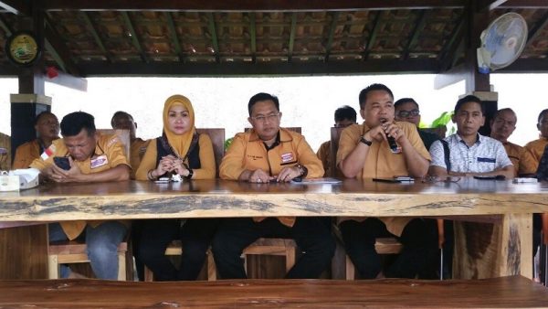 Andi Surya Undang Musdalub,  Yozi CS Tolak Kehadiran