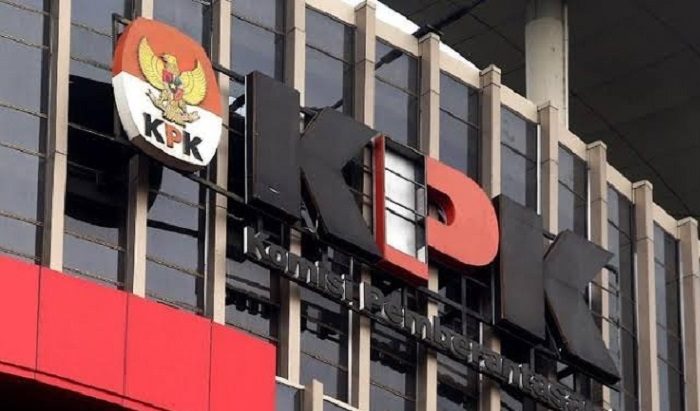 Korupsi Penerimaan Gratifikasi, Izil Azhar Resmi DPO