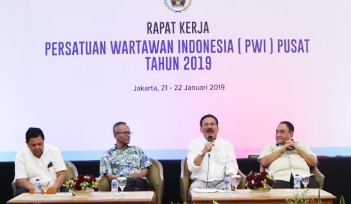 Tantangan PWI di Tengah Arus Idealistis dan Realistis