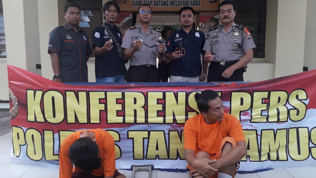 Dua Tersangka Spesialis Pencuri Mobil Pick Up Ditangkap Polsek Pardasuka
