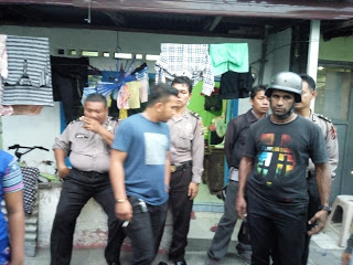 Kronologis Seorang Warga Yang Tewas Didorong Polisi Yang Mencoba Menangkap Anaknya