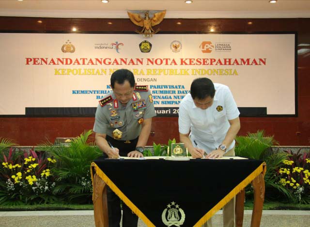 Kapolri Tandatangani MoU dengan Empat Lembaga