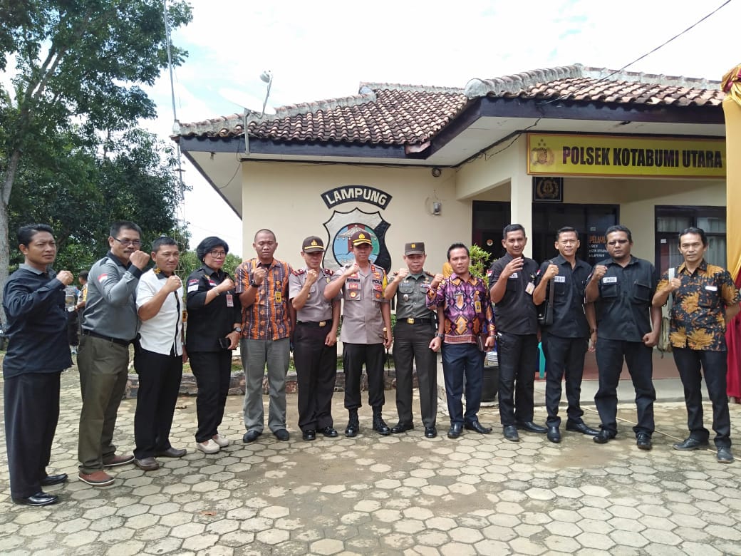 AKBP. Budiman Sulaksono Bersama Ketua Bhayangkari Lampura Tatap Muka dengan Masyarakat Kotabumi Utara