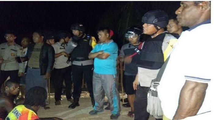 Cek TKP 5 Orang Aparat Kepolisian Diserang Warga