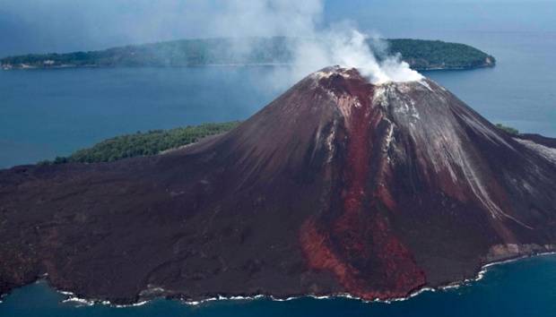 Masyarakat Dihimbau Tak Dekati Gunung Anak Krakatau Radius 2 Km