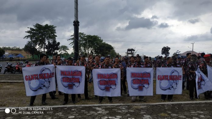 Laskar Merah Putih Minta Bupati Evaluasi Kinerja dan Ganti Sekda Lamtim