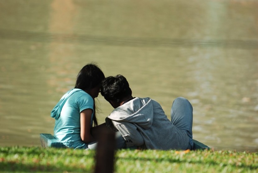 Asik Bermesraan, Sepasang Remaja Diamankan Satpam Islamic Center Tubaba