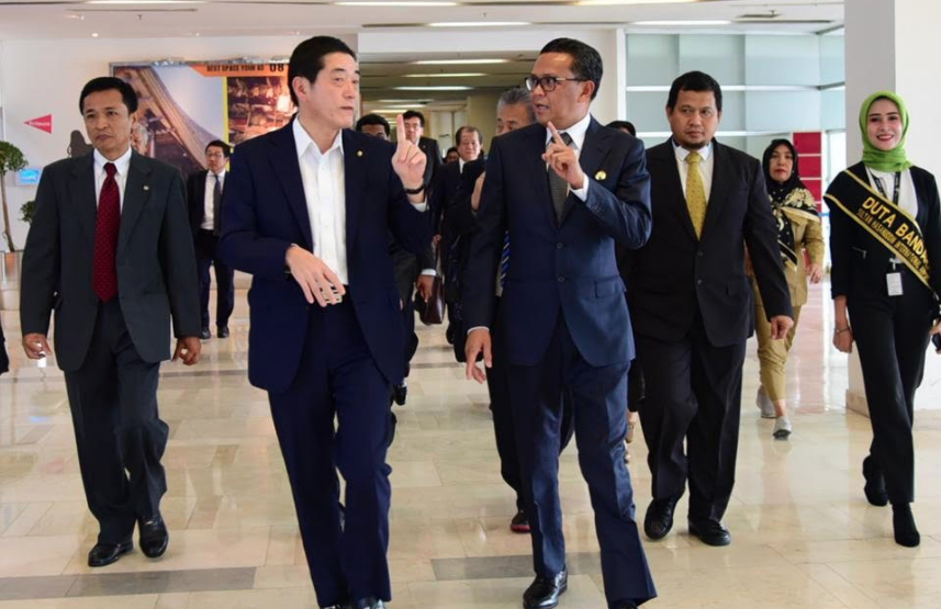 Gubernur Sulsel Jemput Gubernur Ehime Jepang di Bandara Sultan Hasanudin