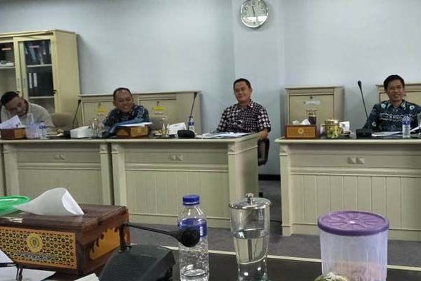 Anggota KPU Lampung Esti Nur Fatonah Abaikan RDP Komisi I DPRD Lampung