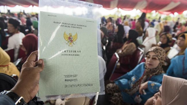 Warga Tangsel Akui Tebus Sertifikat Tanah Jokowi Hingga Rp2,5 Juta