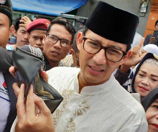 Sandi Terima Dompet Mahasiswa Milenial sebagai Bentuk Dukungan di Pilpres 2019