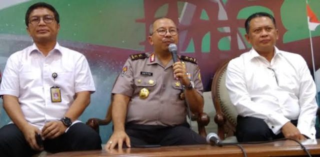 Ruang Anggota DPR dari Gerindra dan Golkar Terkena Peluru Nyasar