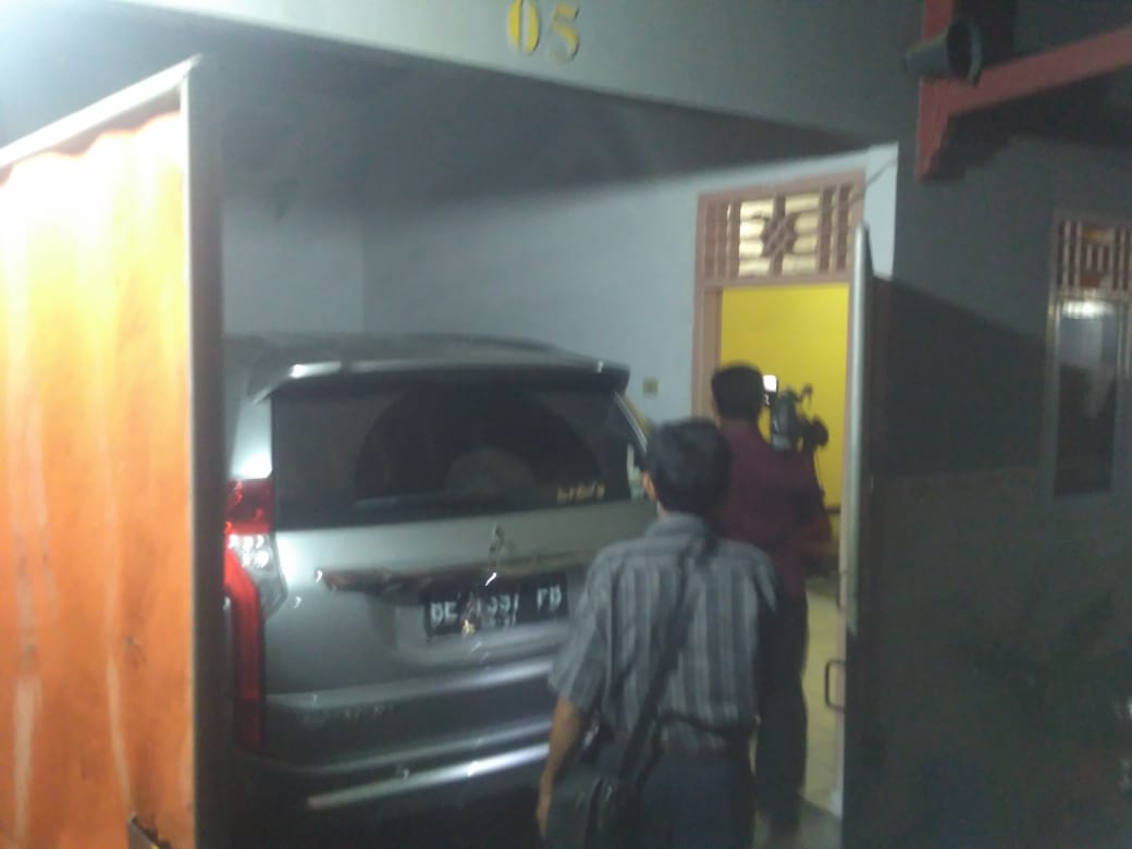 Kencani Istri Orang, Engkoh CN Digrebek Asyik Berduaan Dikamar Hotel