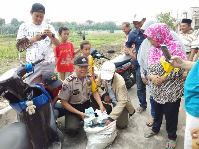 Gubernur Anies Baswedan Minta Usut Pelaku Pembuangan 1706 e-KTP di Duren Sawit