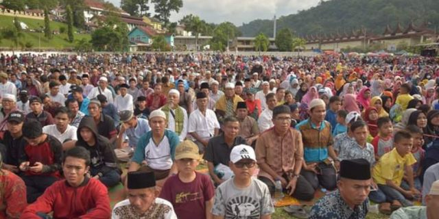 Ribuan Jamaah Padati Tabligh Akbar Ustadz Abdul Somad