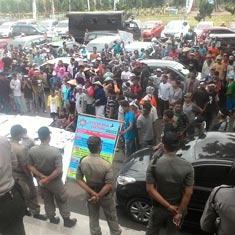 Nelayan Demo Kantor Gubernur Lampung